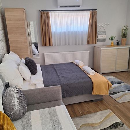 Varfal Apartman Eger Exteriör bild