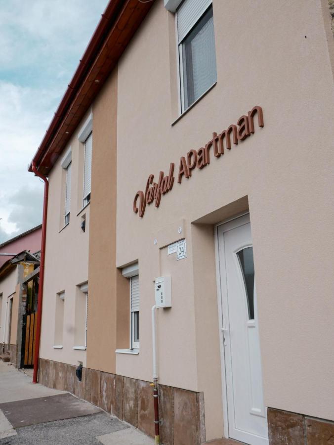 Varfal Apartman Eger Exteriör bild
