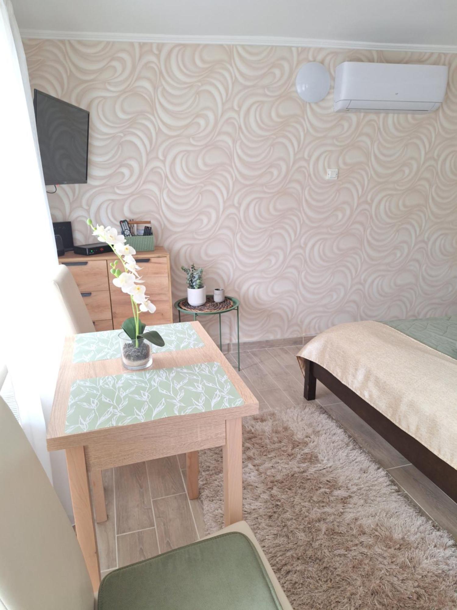 Varfal Apartman Eger Exteriör bild