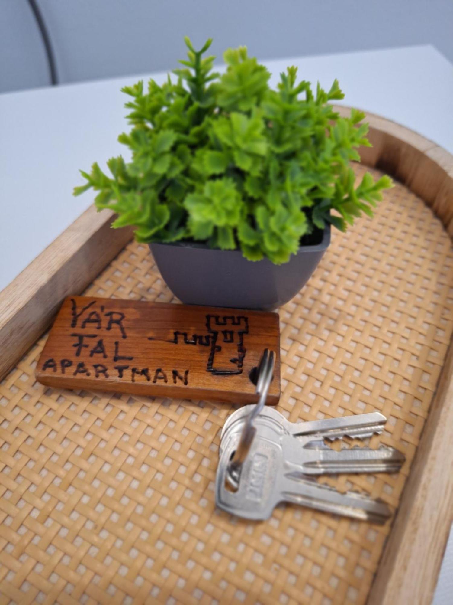 Varfal Apartman Eger Exteriör bild