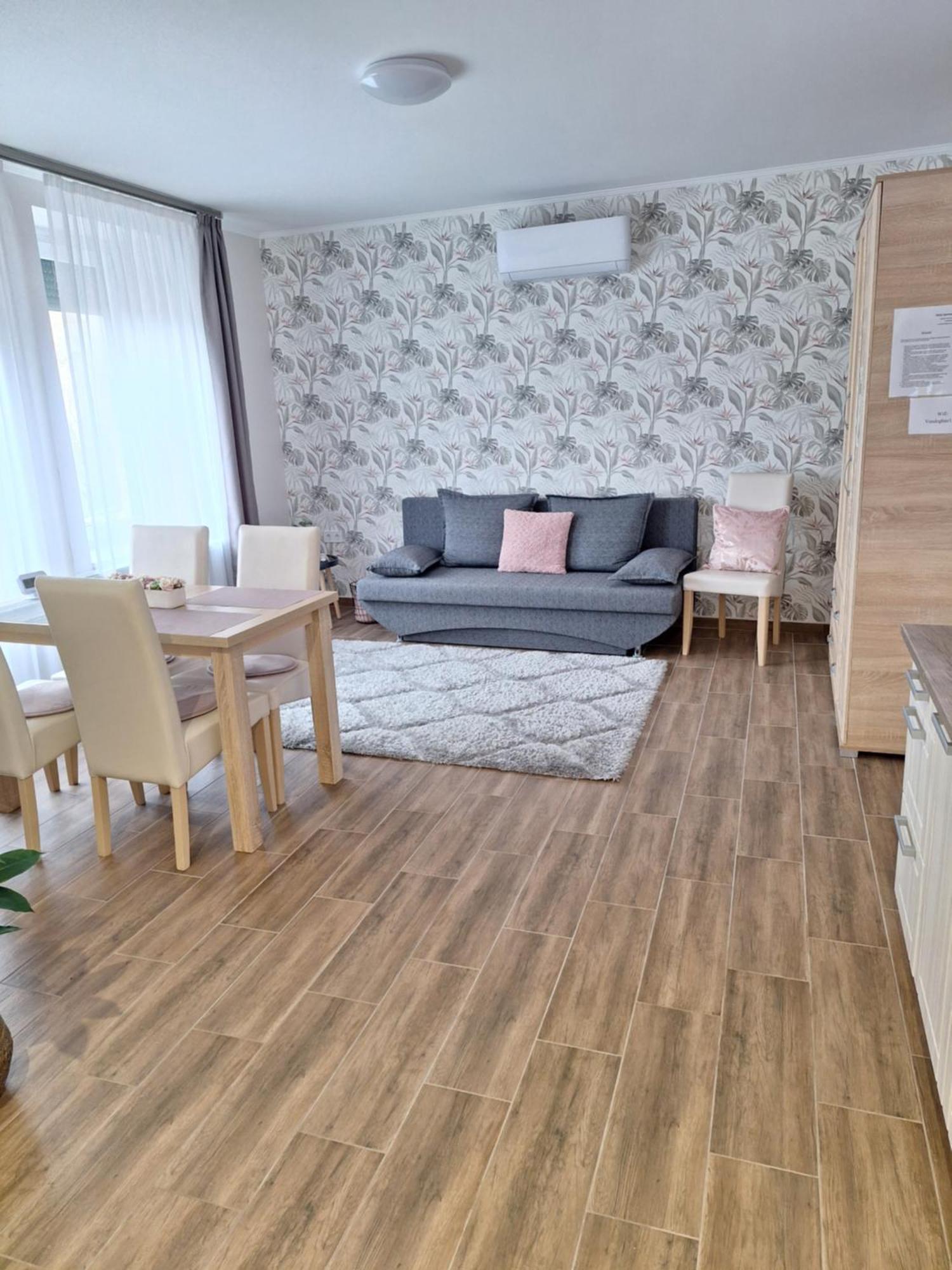 Varfal Apartman Eger Exteriör bild