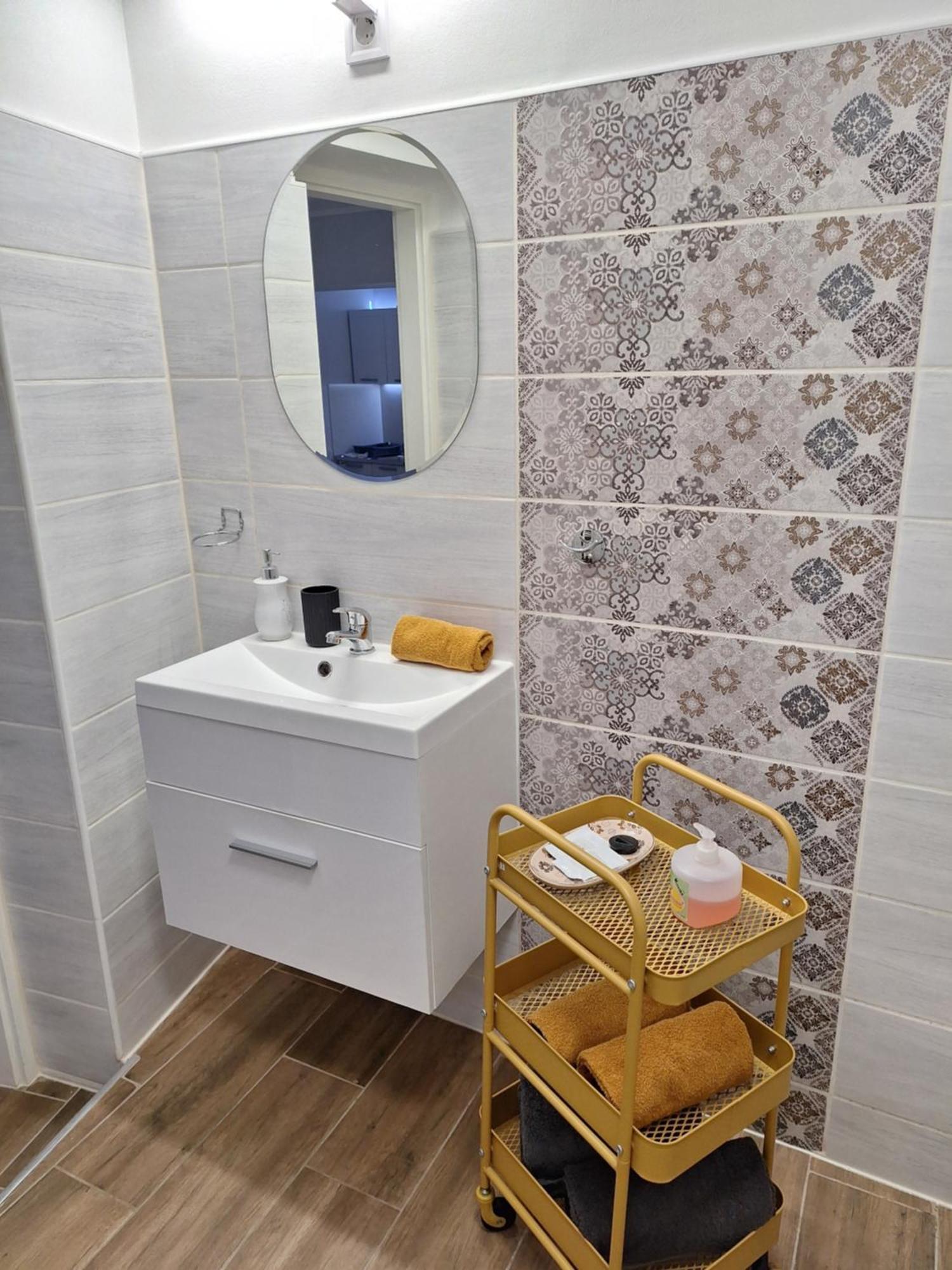 Varfal Apartman Eger Exteriör bild