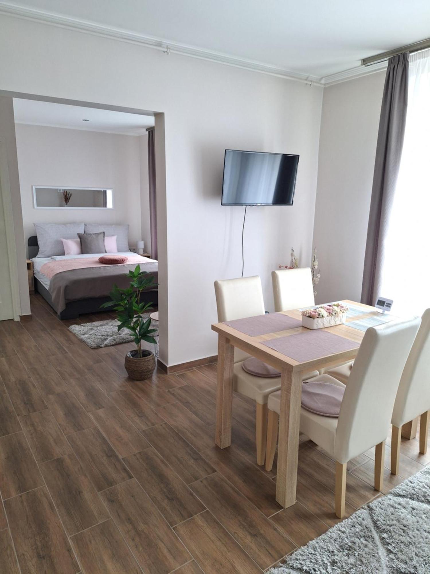 Varfal Apartman Eger Exteriör bild