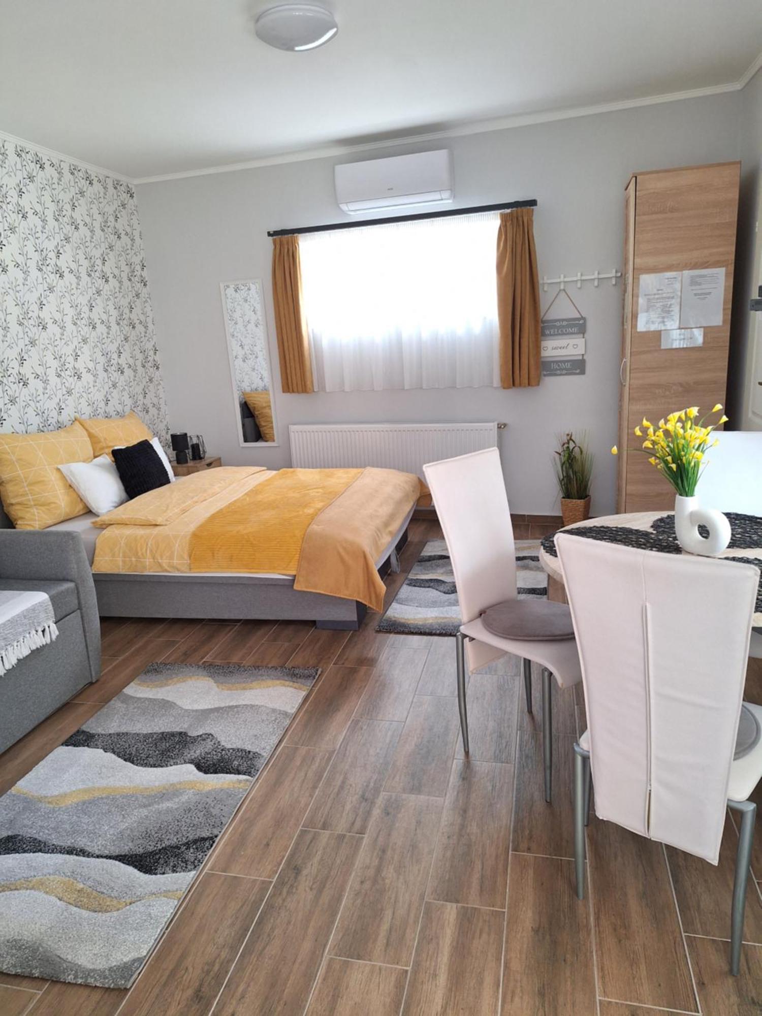 Varfal Apartman Eger Exteriör bild