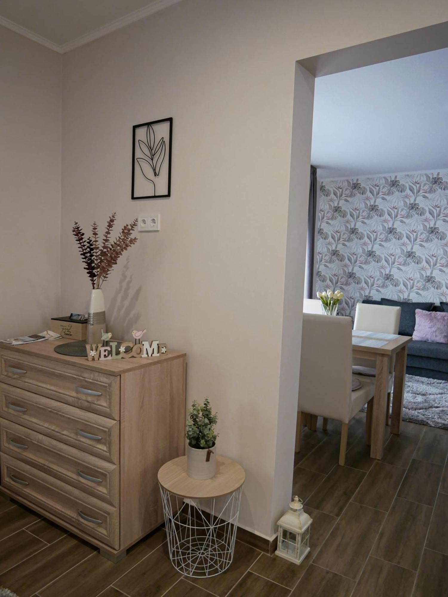 Varfal Apartman Eger Rum bild