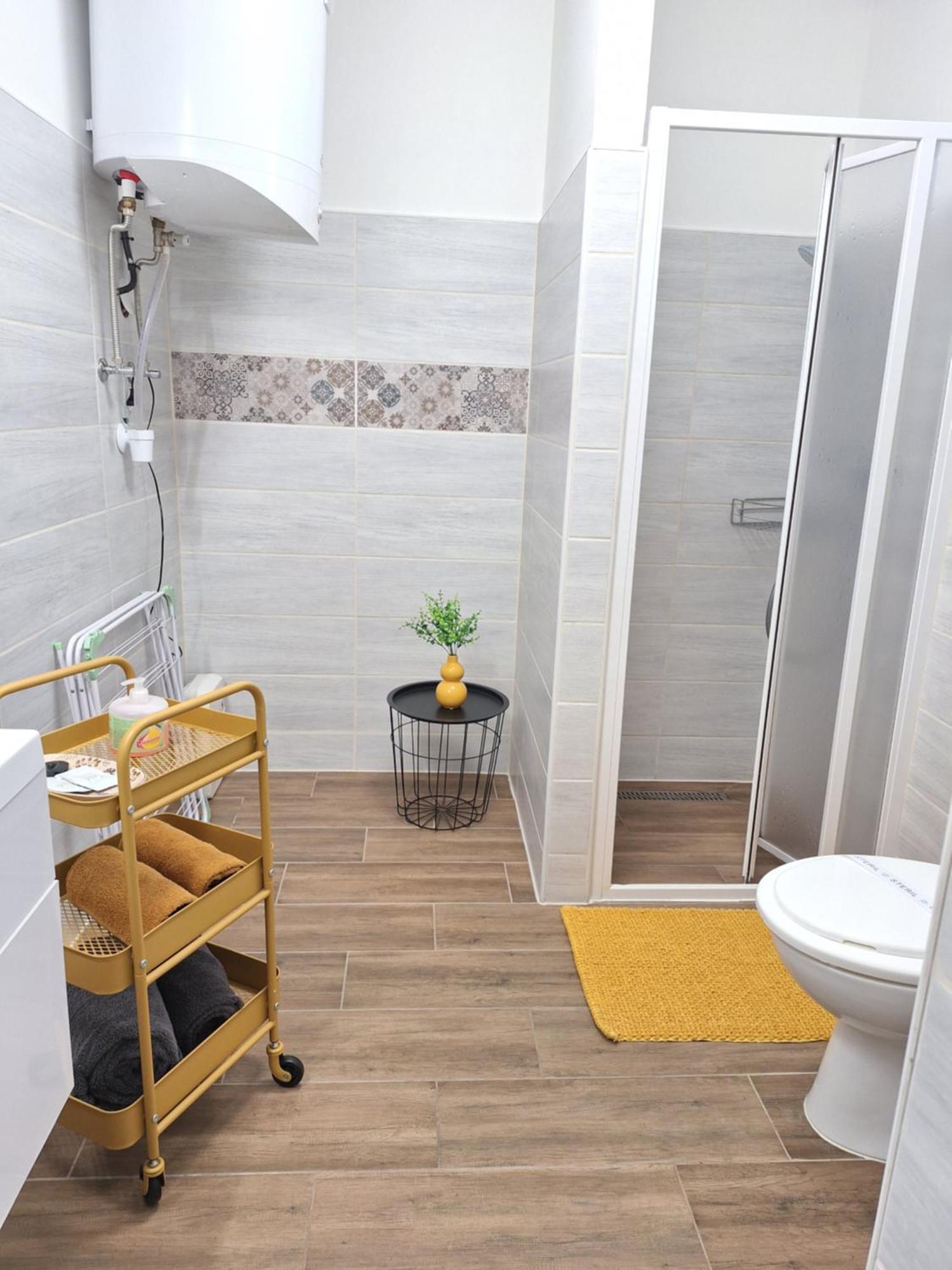 Varfal Apartman Eger Rum bild