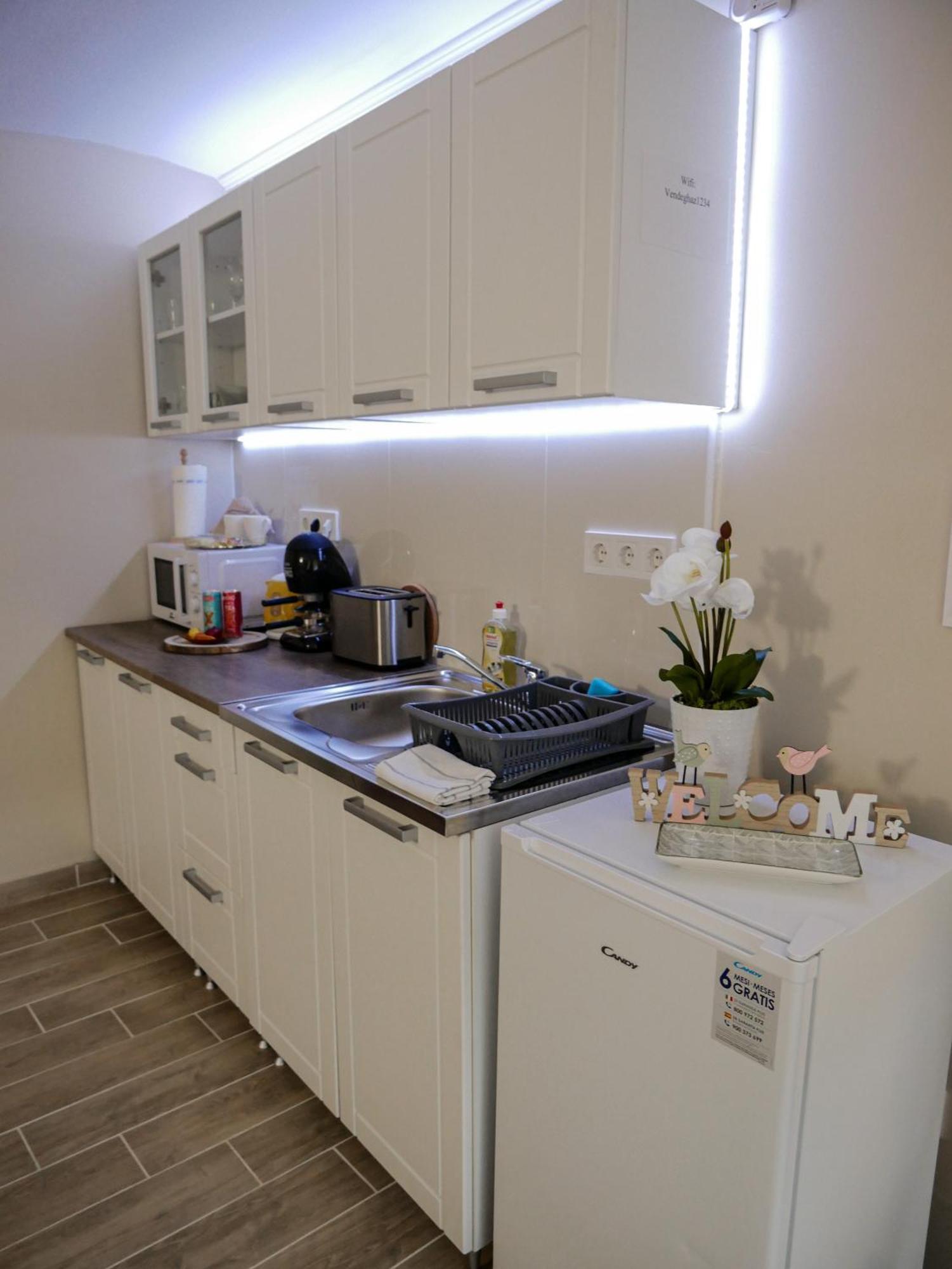 Varfal Apartman Eger Rum bild