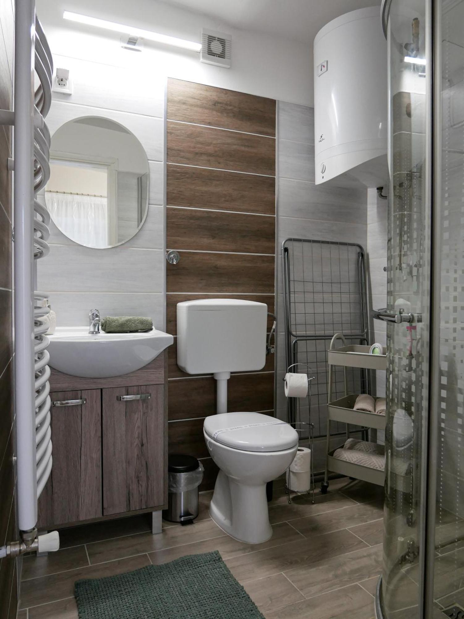 Varfal Apartman Eger Rum bild