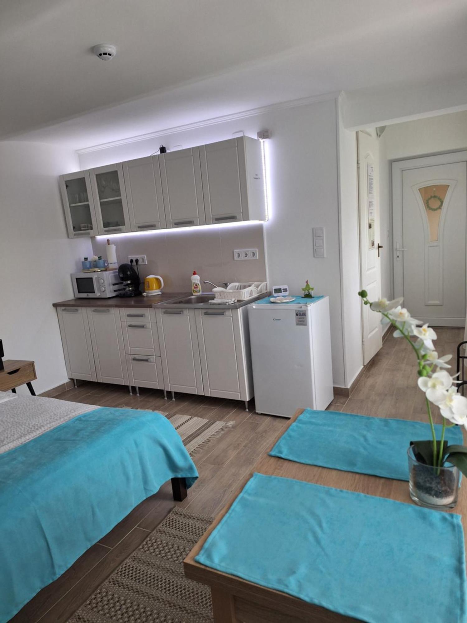 Varfal Apartman Eger Rum bild
